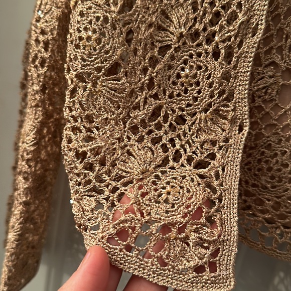 2 pieces!! Carmen Marc Valvo Gorgeous lace like set in a golden thread - small - Picture 6 of 16